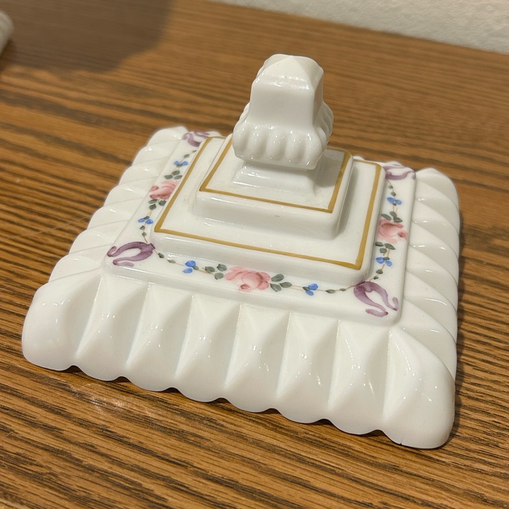 Waterford Milk Glass Candy Dish With Floral Design - Picture 10 of 12